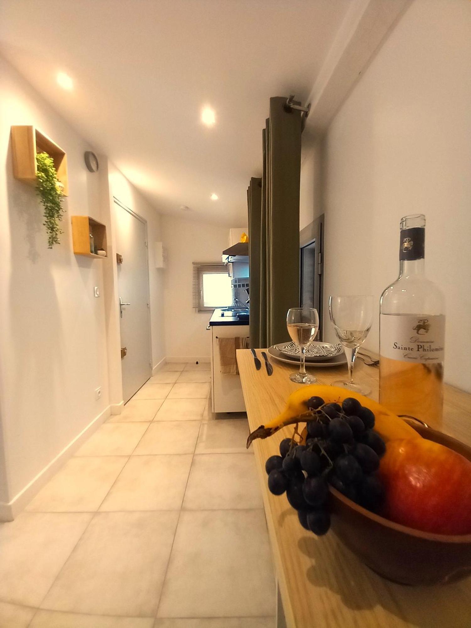 #3 Studio # Place Charmante Тулон Екстер'єр фото